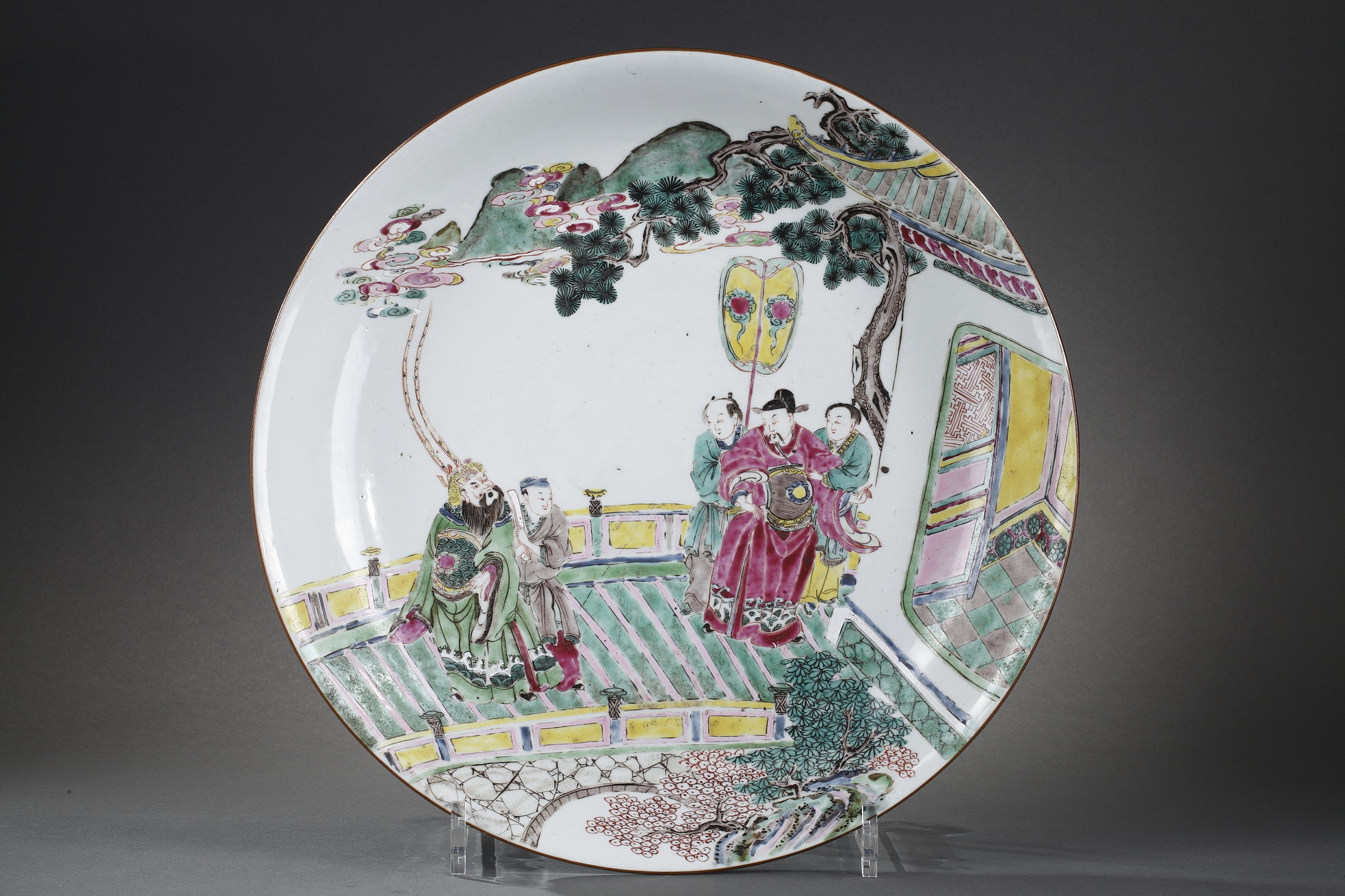 Large dish porcelain Famille Rose with a decor figures and pavillon probably a roman scene
